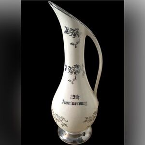 Vintage Vase 25th Anniversary Hand Decorated 22 KT. Platinum Rose Made in USA